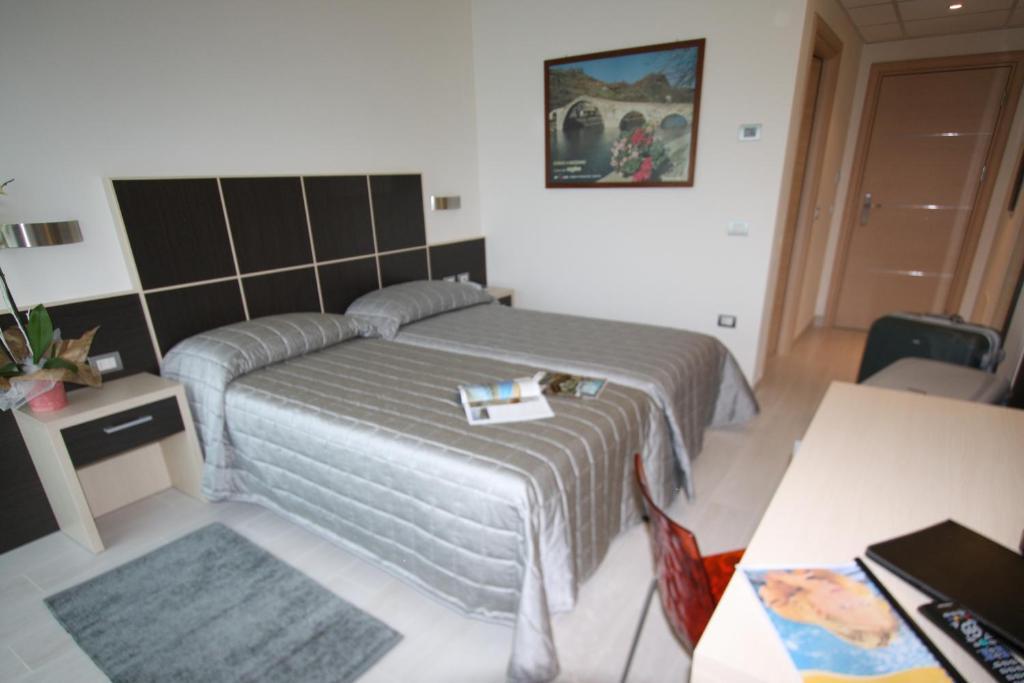 Hotel Garni Corallo Torbole Sul Garda Bilik gambar