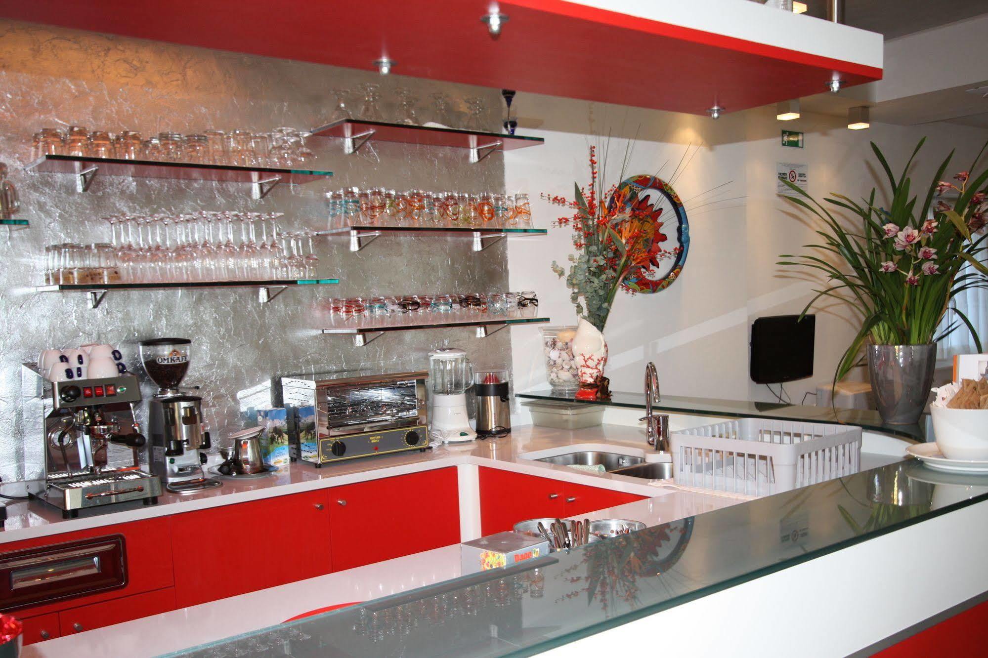 Hotel Garni Corallo Torbole Sul Garda Luaran gambar