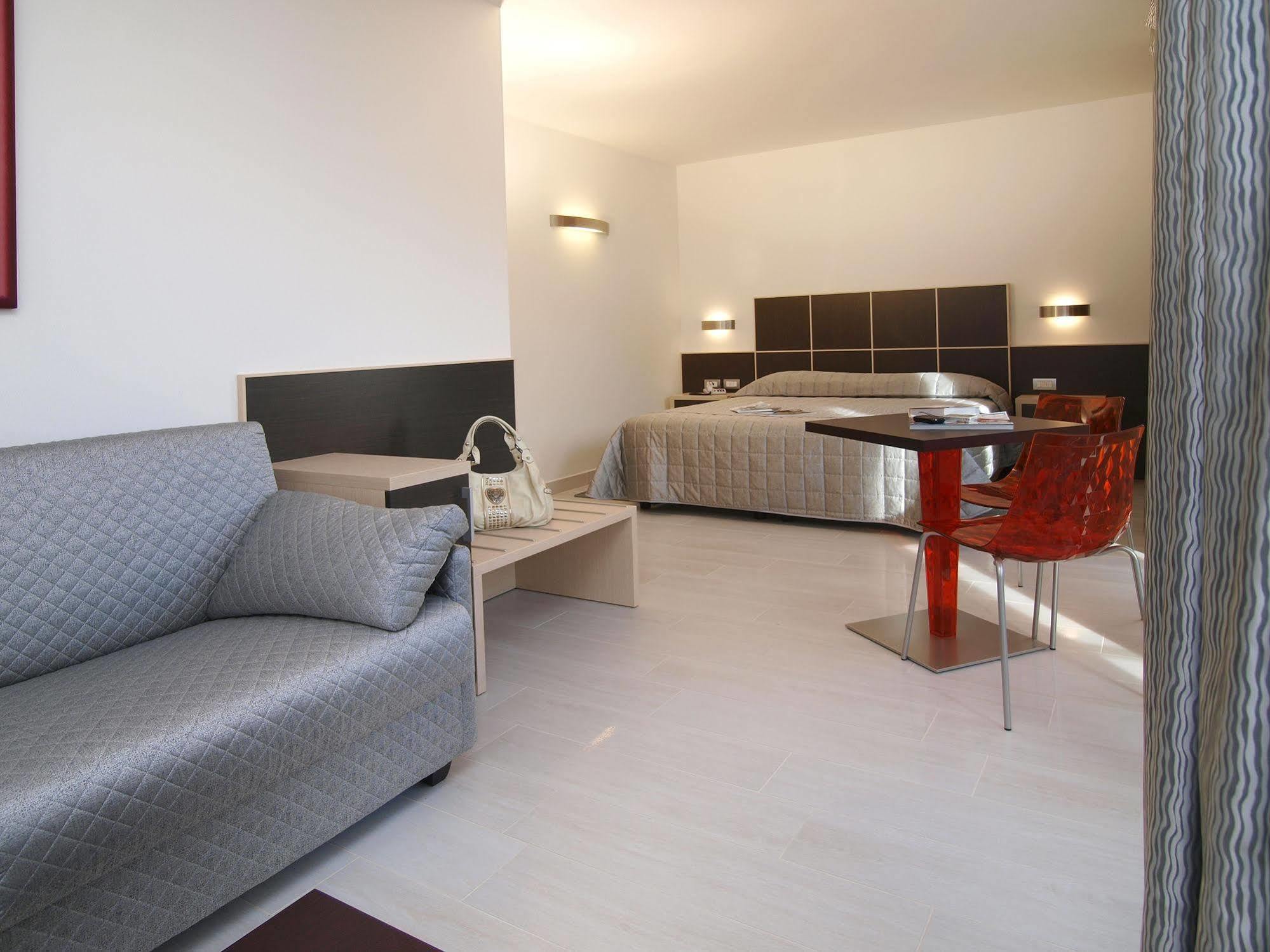 Hotel Garni Corallo Torbole Sul Garda Luaran gambar