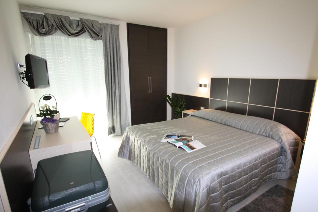 Hotel Garni Corallo Torbole Sul Garda Luaran gambar